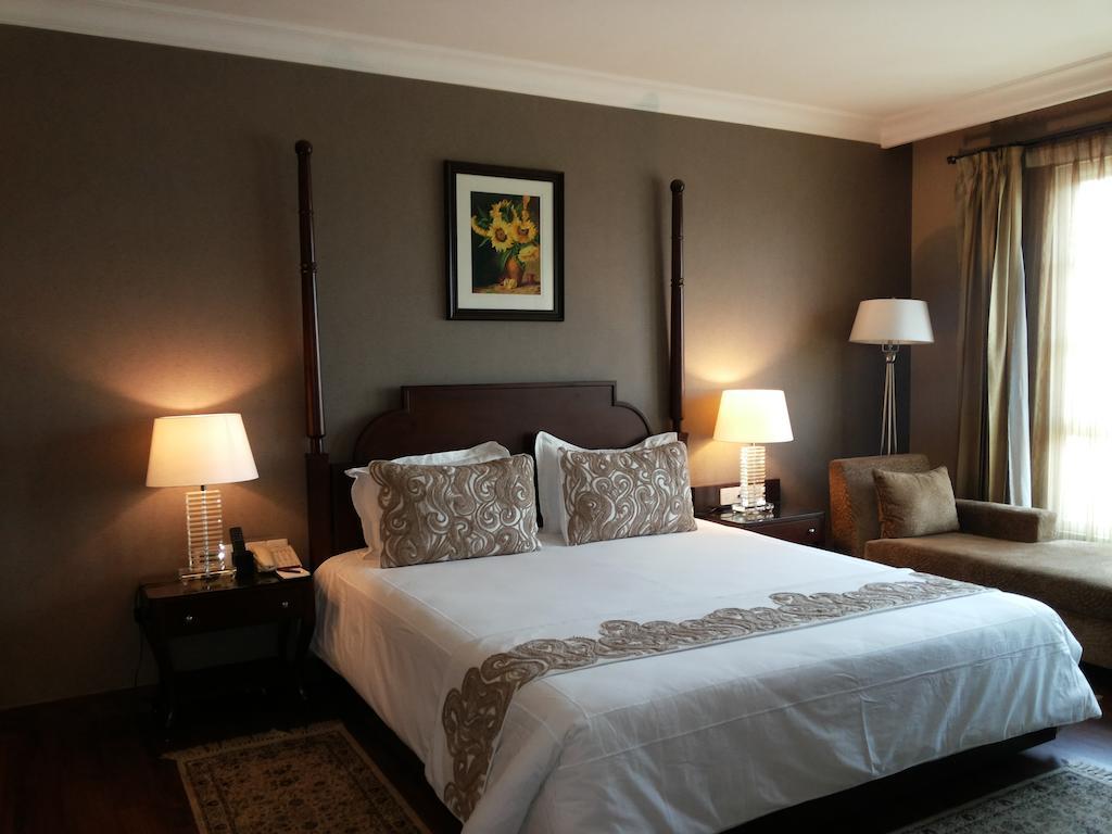The Pllazio Hotel Гургаон Экстерьер фото